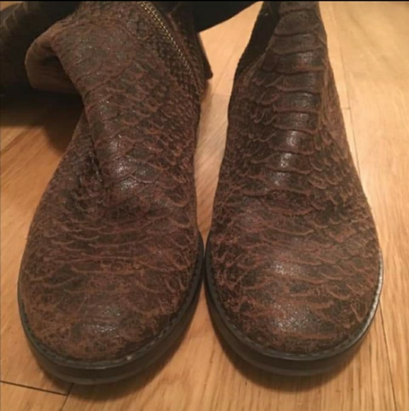 Michael Kors riding boots snakeskin detail - Picture 3 of 5